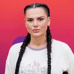 Famke Louise viert tienjarig jubileum met grootste soloshow in carrière